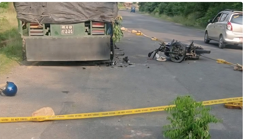 लमहीमा ट्रकको पछाडि मोटरसाइकल ठोक्किँदा चालकको मृत्यु, एक जना गम्भीर घाइते
